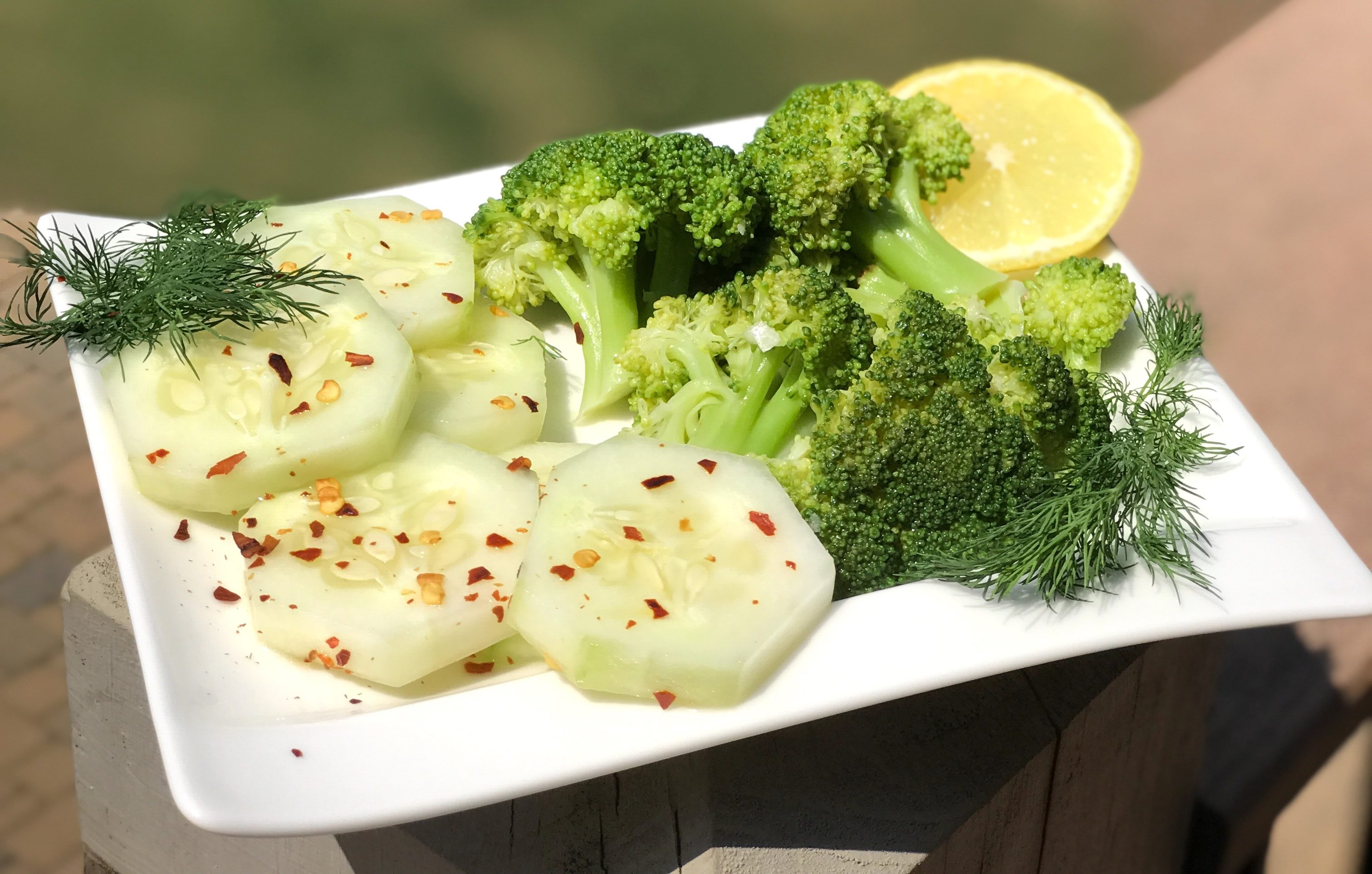 Broccoli Florets & Cucumber Slices